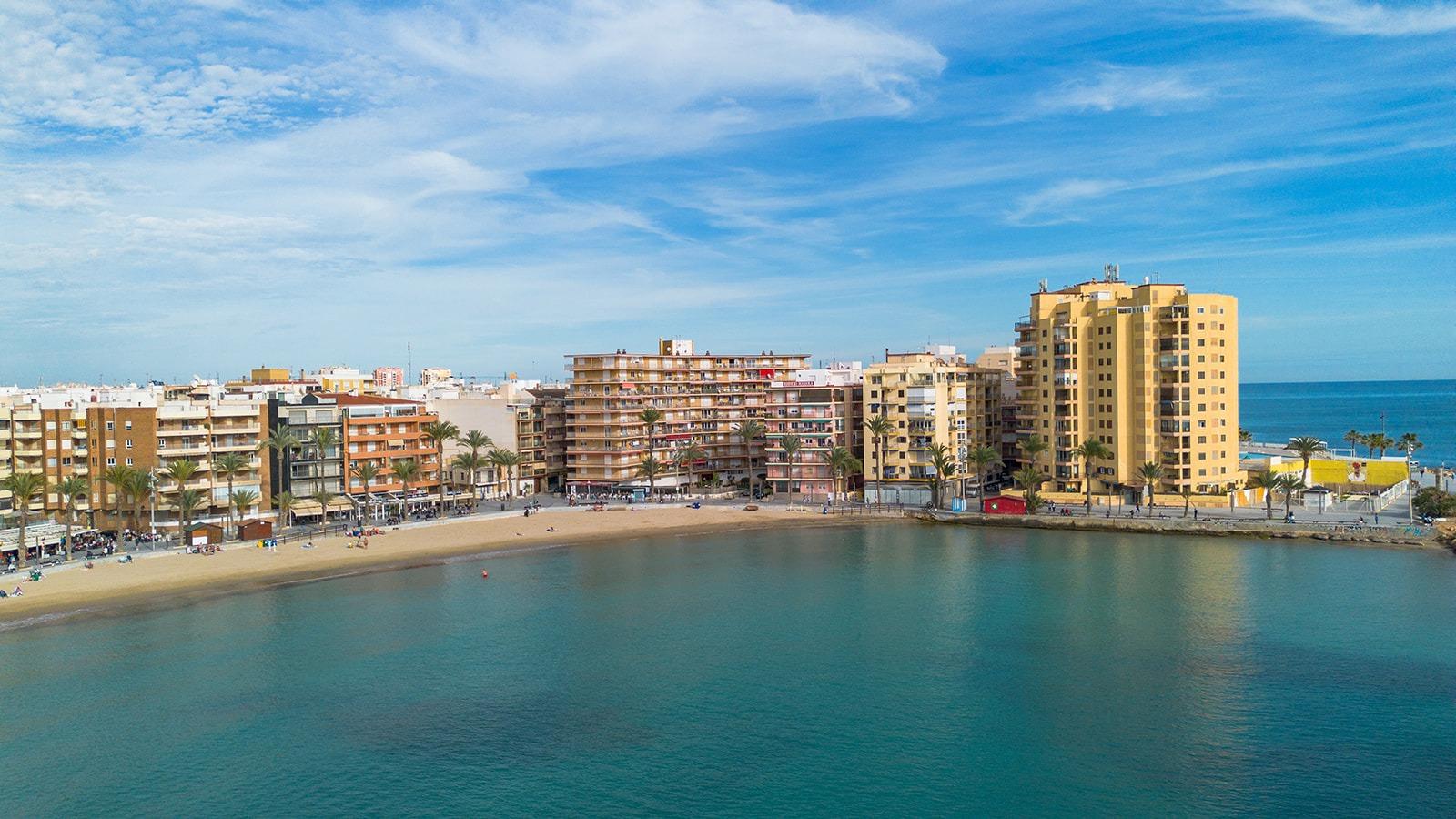 Apartment in Torrevieja, Alicante, Spain 3 bedrooms,  No. 189873