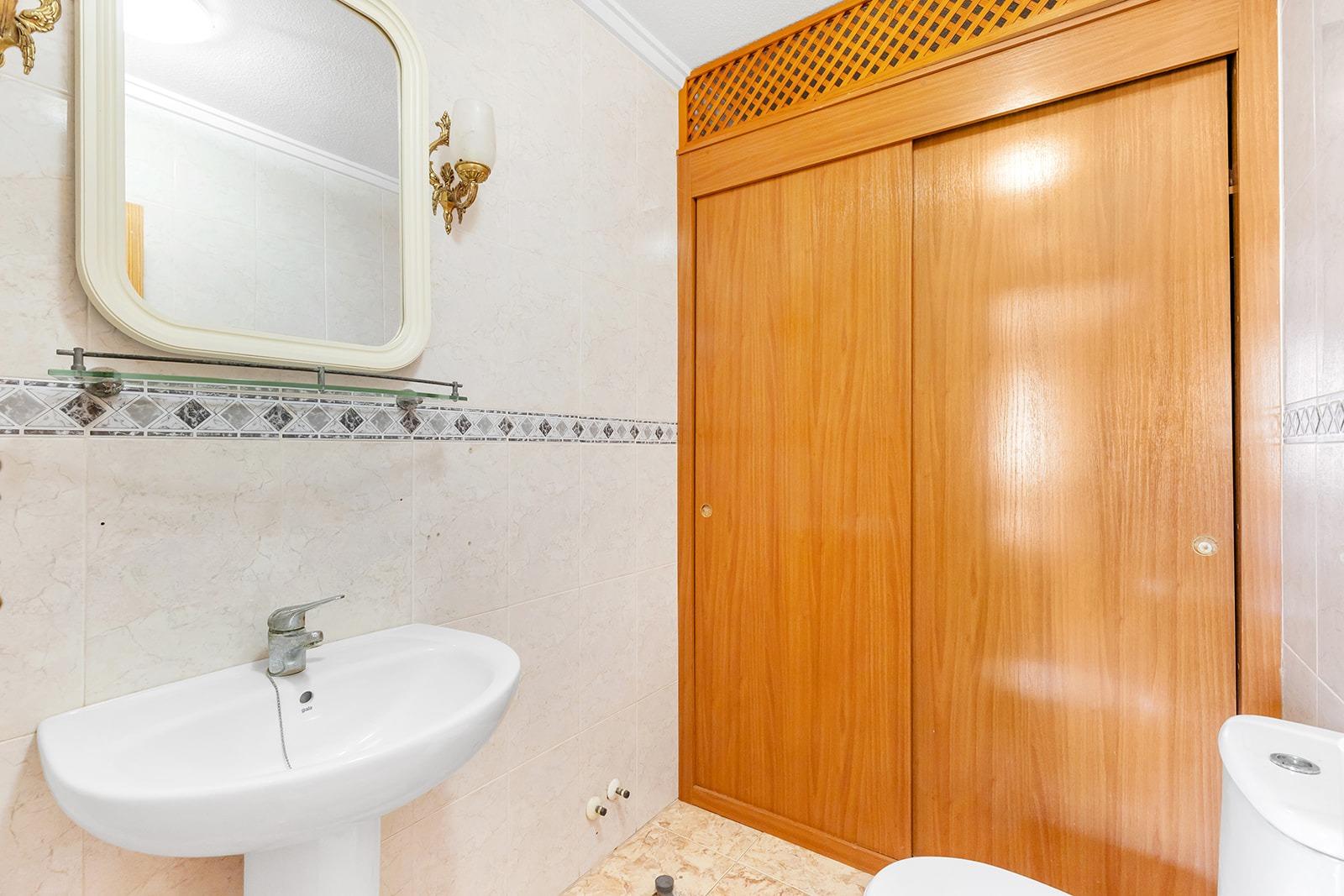 Apartment in Torrevieja, Alicante, Spain 3 bedrooms,  No. 189873