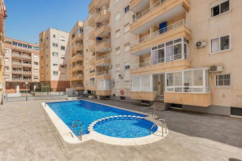 Apartment in Torrevieja, Alicante, Spain 3 bedrooms,  No. 189873