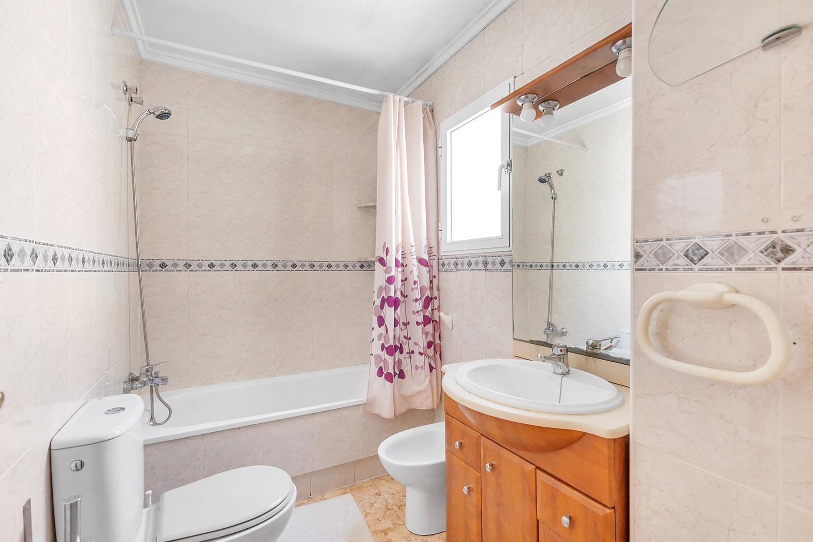 Apartment in Torrevieja, Alicante, Spain 3 bedrooms,  No. 189873