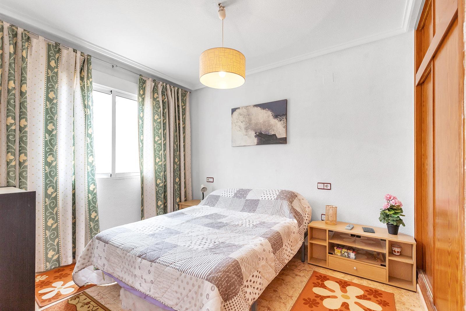 Apartment in Torrevieja, Alicante, Spain 3 bedrooms,  No. 189873