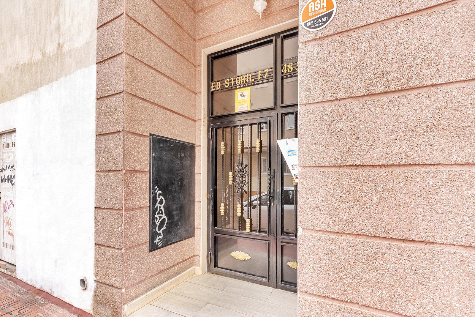 Apartment in Torrevieja, Alicante, Spain 3 bedrooms,  No. 189873