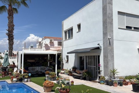 Villa in Torrevieja, Alicante, Spain 2 bedrooms, 130 sq.m. No. 189872