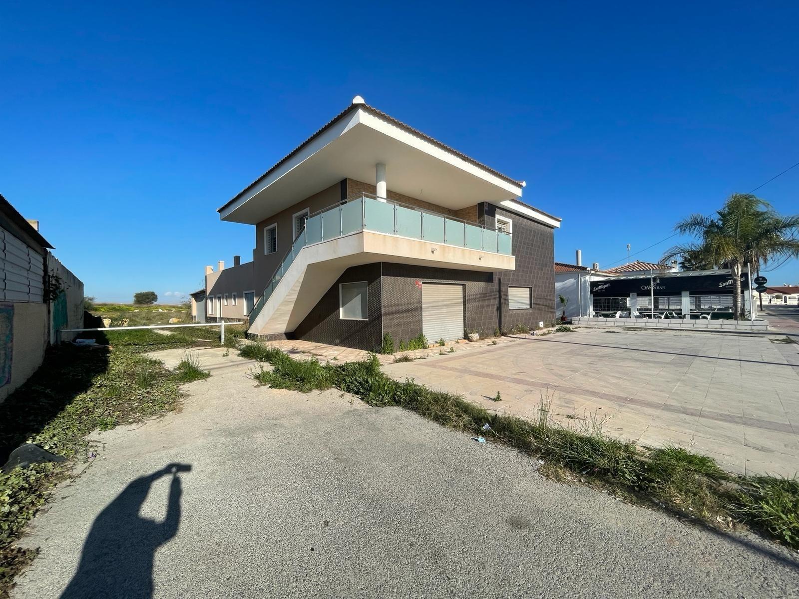 Villa en Torrevieja, Alicante, España 3 dormitorios, 441 m2 No. 189869