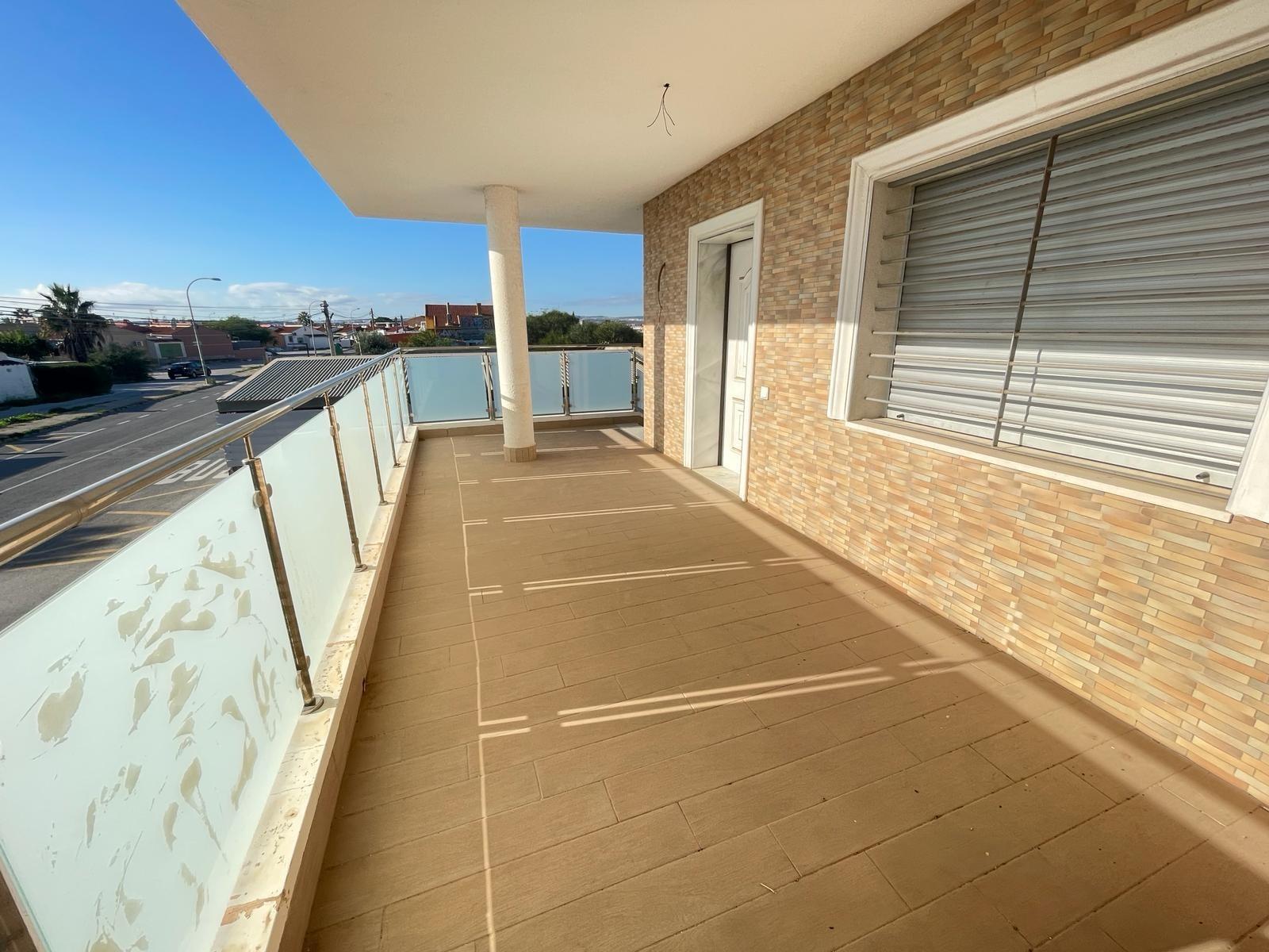 Villa en Torrevieja, Alicante, España 3 dormitorios, 441 m2 No. 189869