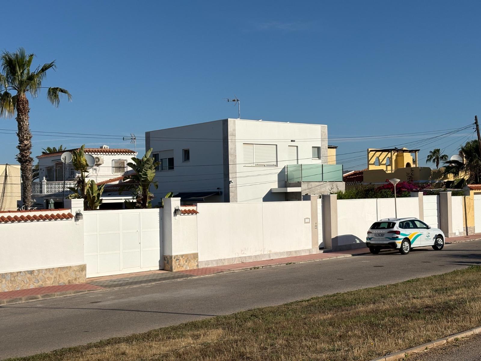 Villa à Torrevieja, Alicante, Espagne 2 chambres, 130 m2 No. 189871