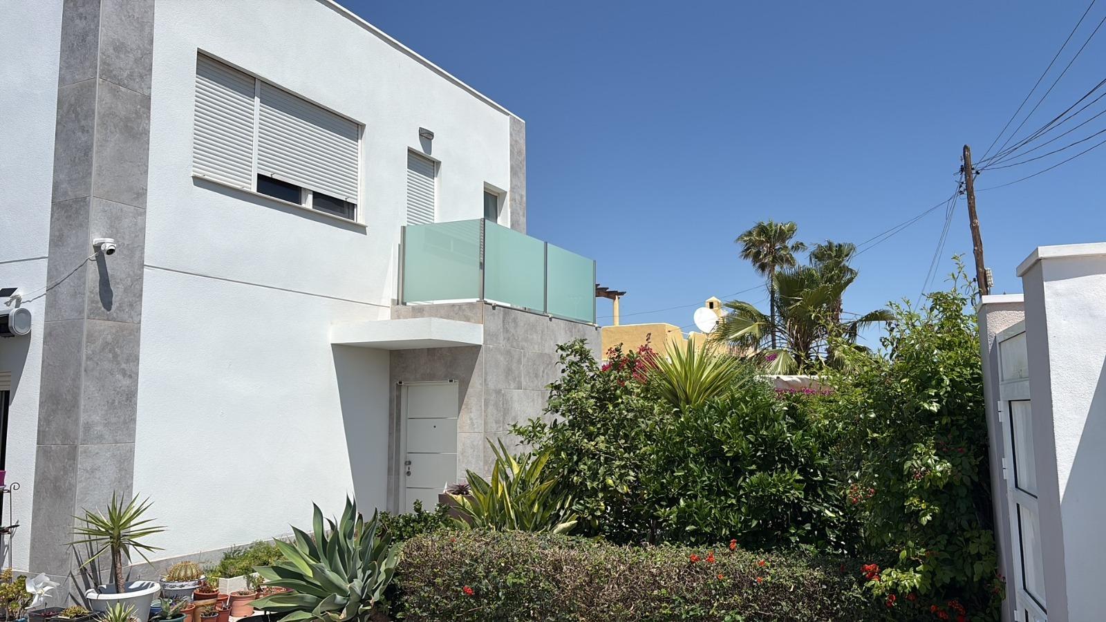Villa à Torrevieja, Alicante, Espagne 2 chambres, 130 m2 No. 189871