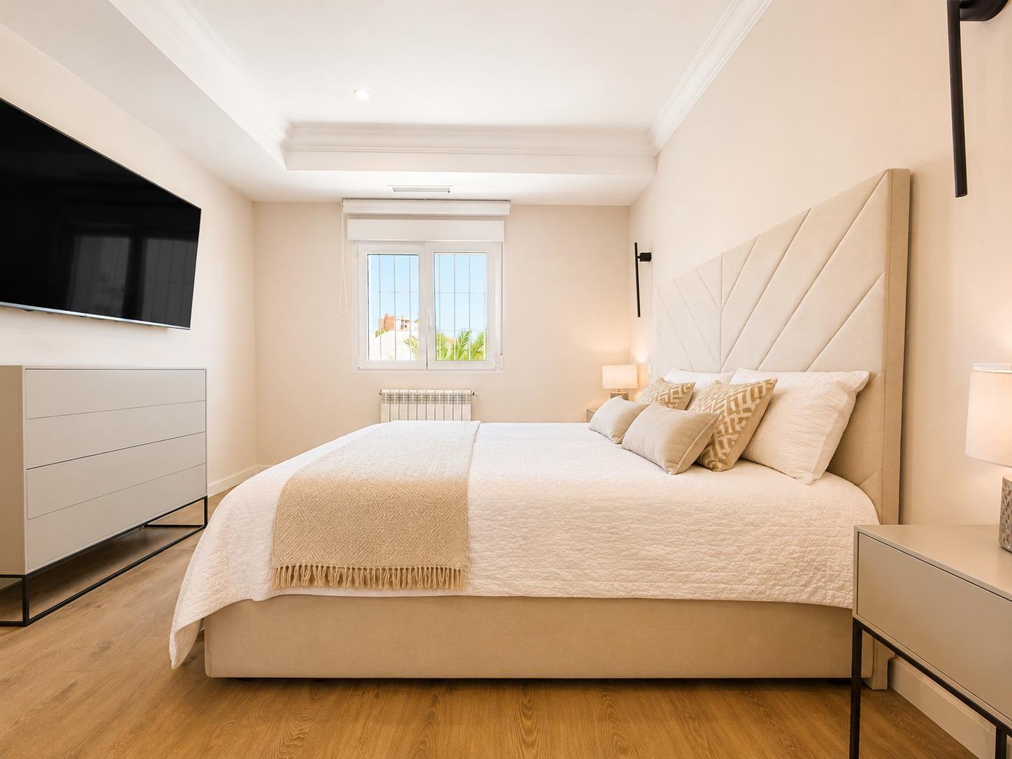 Huvila Dehesa De Campoamor, Alicante, Espanja 4 makuuhuonetta, 431 m2 No. 189874