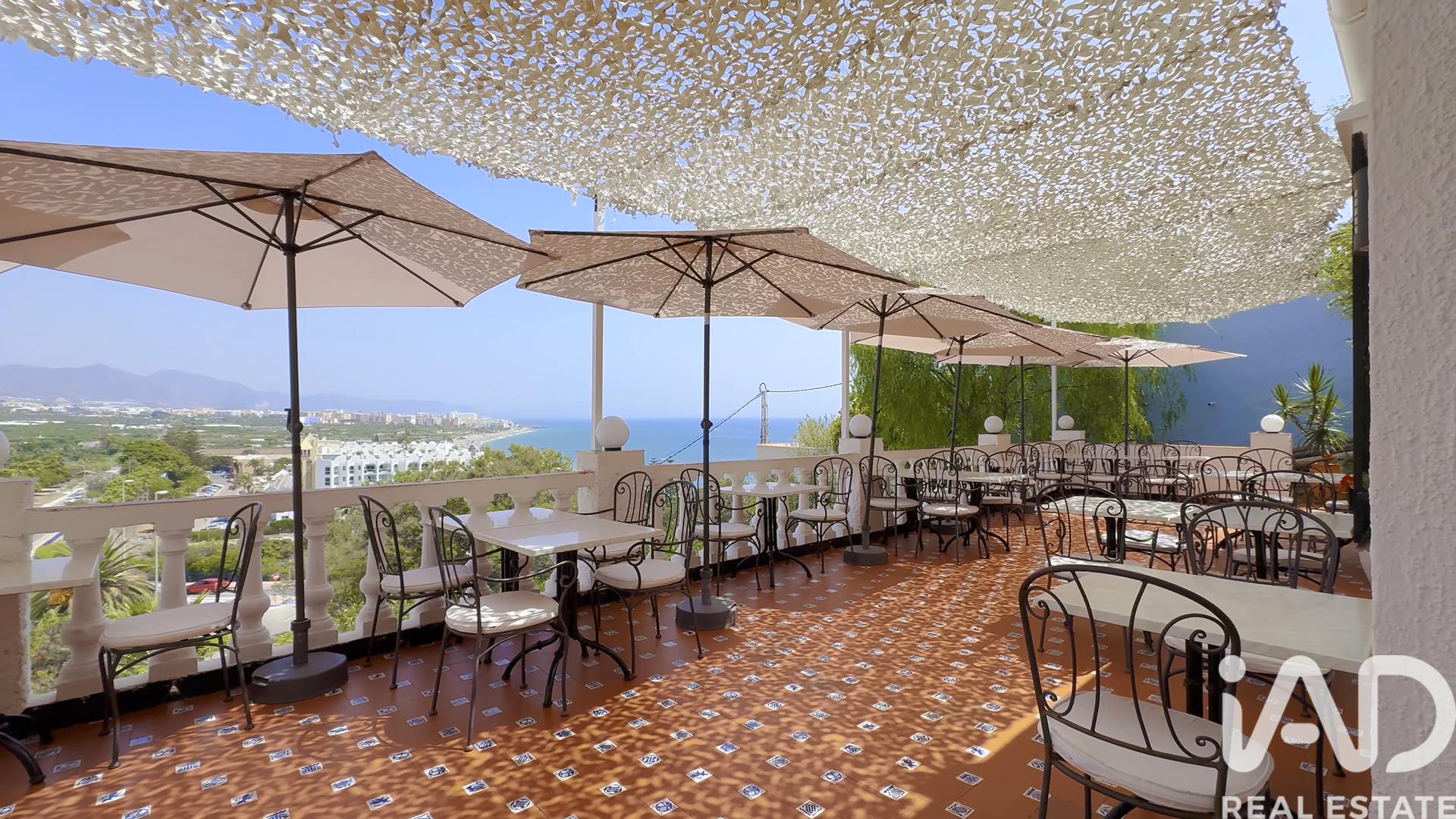 Albergo a Nerja, Malaga, Spagna 7 camere da letto, 2197 mq. N° 172351