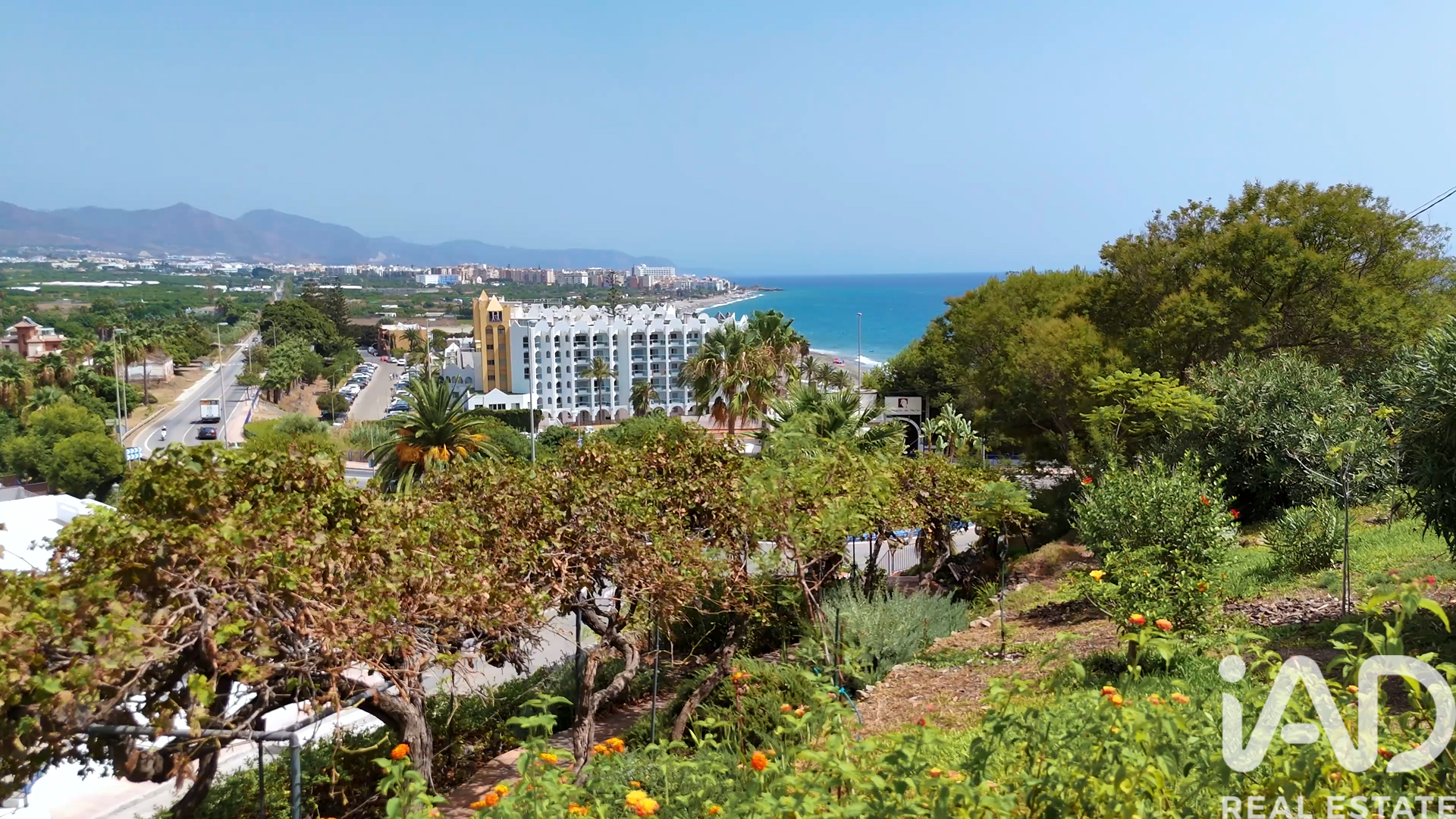 Albergo a Nerja, Malaga, Spagna 7 camere da letto, 2197 mq. N° 172351