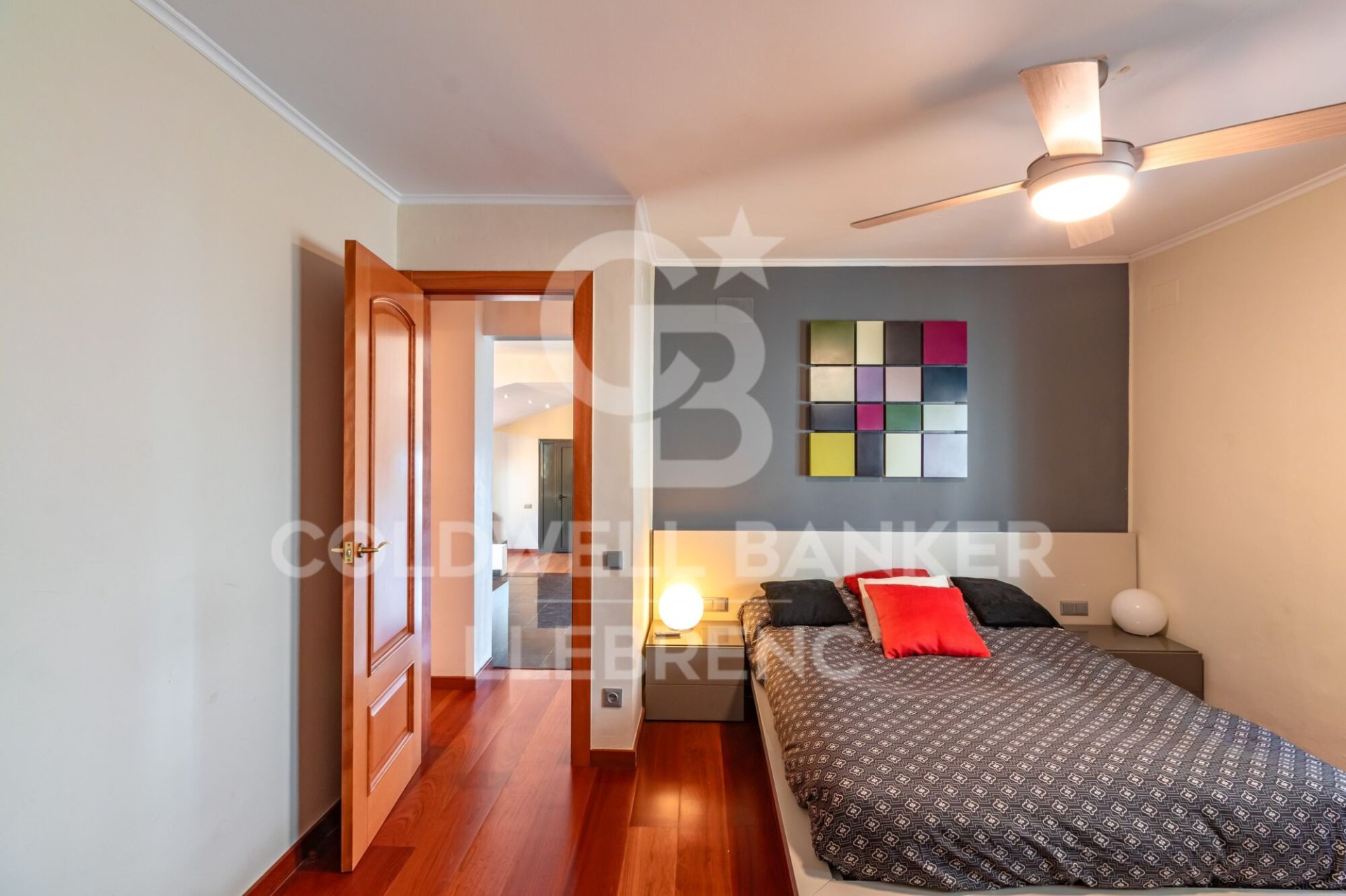 House à Barcelona, Espagne 6 chambres, 260 m2 No. 157082