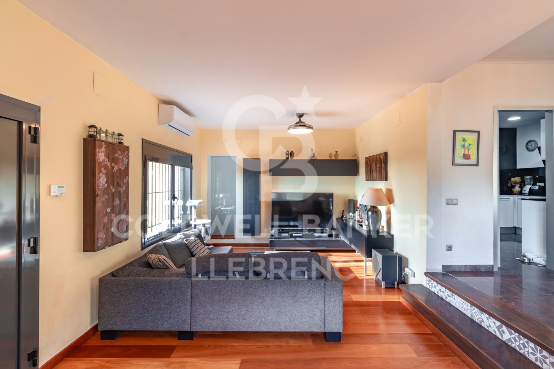 House à Barcelona, Espagne 6 chambres, 260 m2 No. 157082