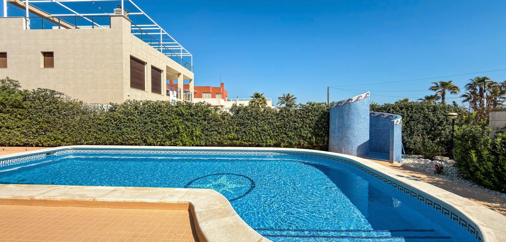Villa à Torrevieja, Alicante, Espagne 5 chambres, 440 m2 No. 163136