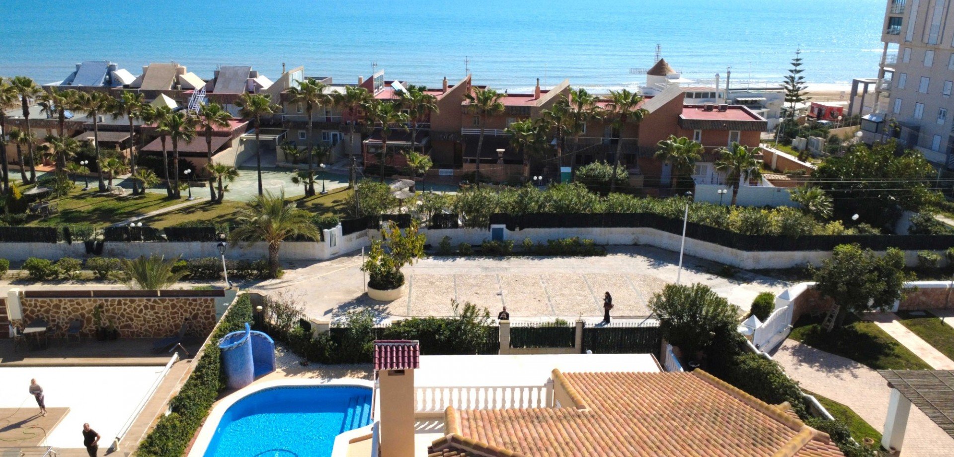 Villa à Torrevieja, Alicante, Espagne 5 chambres, 440 m2 No. 163136