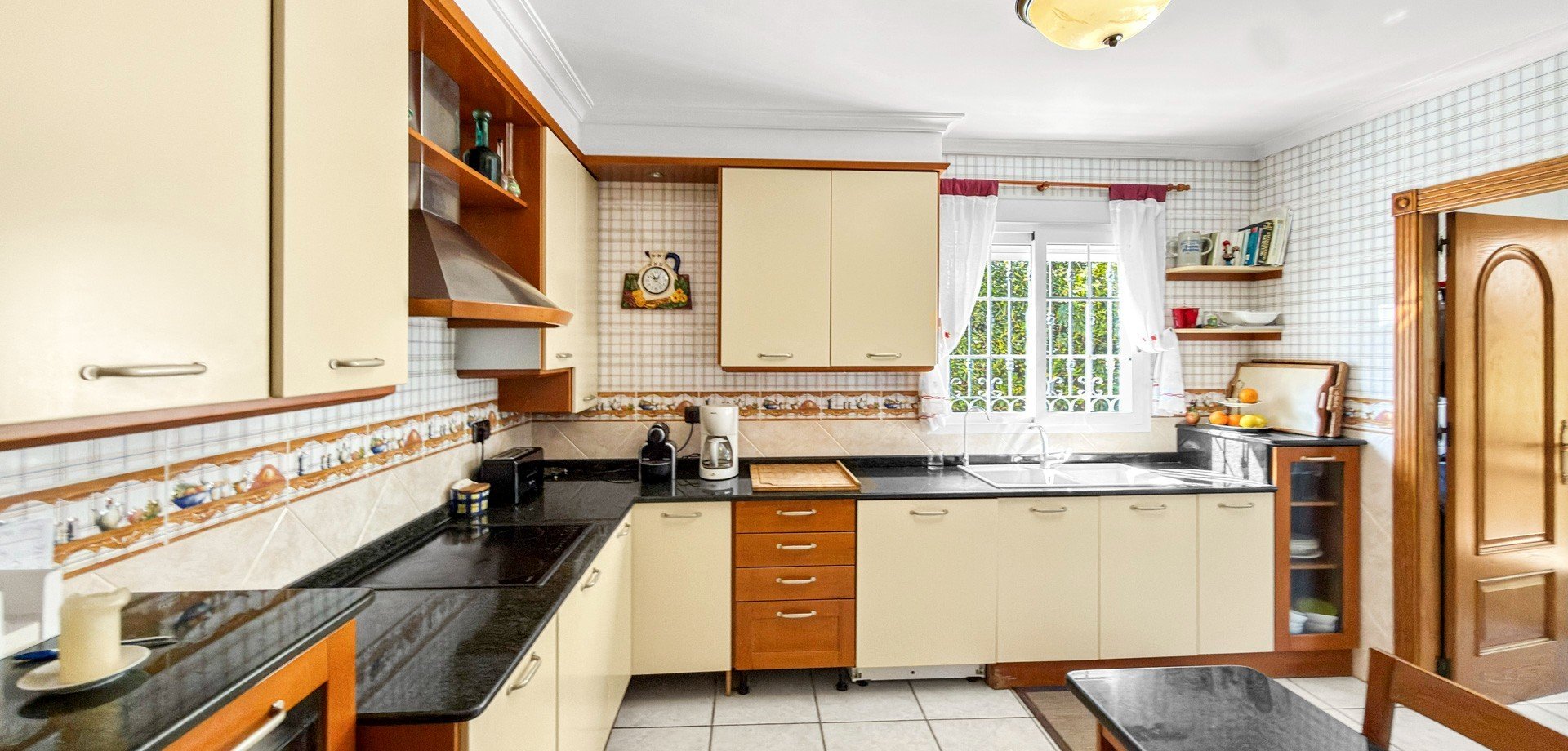 Villa à Torrevieja, Alicante, Espagne 5 chambres, 440 m2 No. 163136