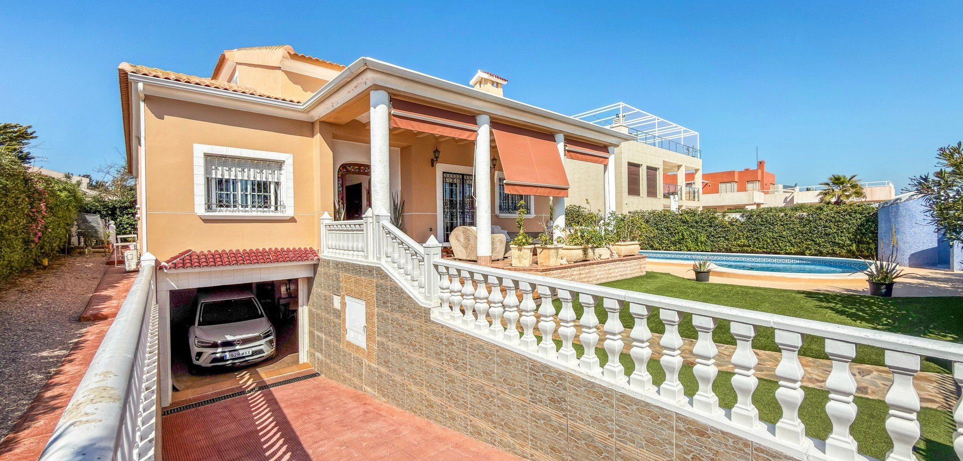 Villa à Torrevieja, Alicante, Espagne 5 chambres, 440 m2 No. 163136