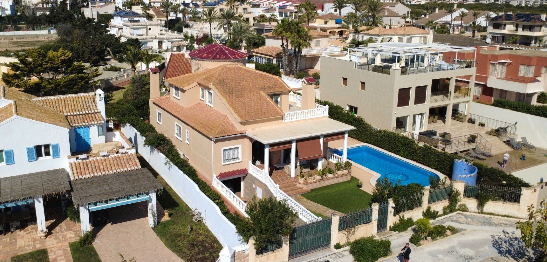 Villa à Torrevieja, Alicante, Espagne 5 chambres, 440 m2 No. 163136