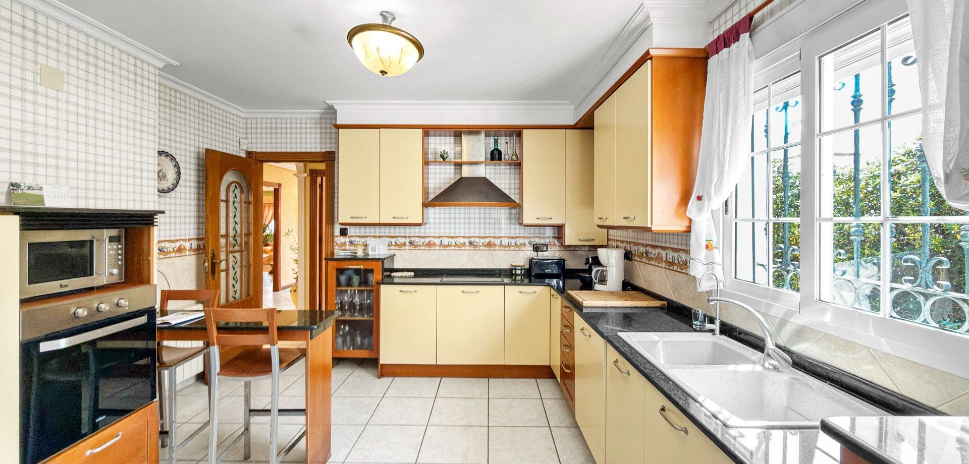 Villa à Torrevieja, Alicante, Espagne 5 chambres, 440 m2 No. 163136