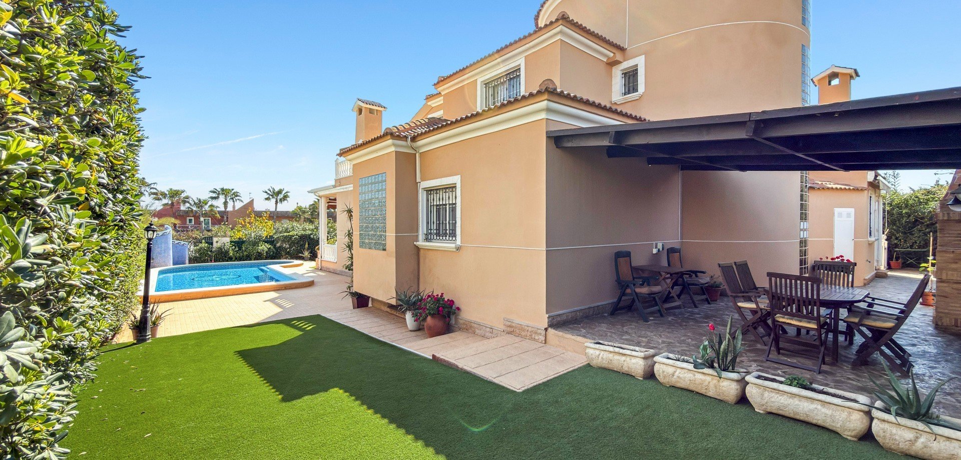 Villa à Torrevieja, Alicante, Espagne 5 chambres, 440 m2 No. 163136