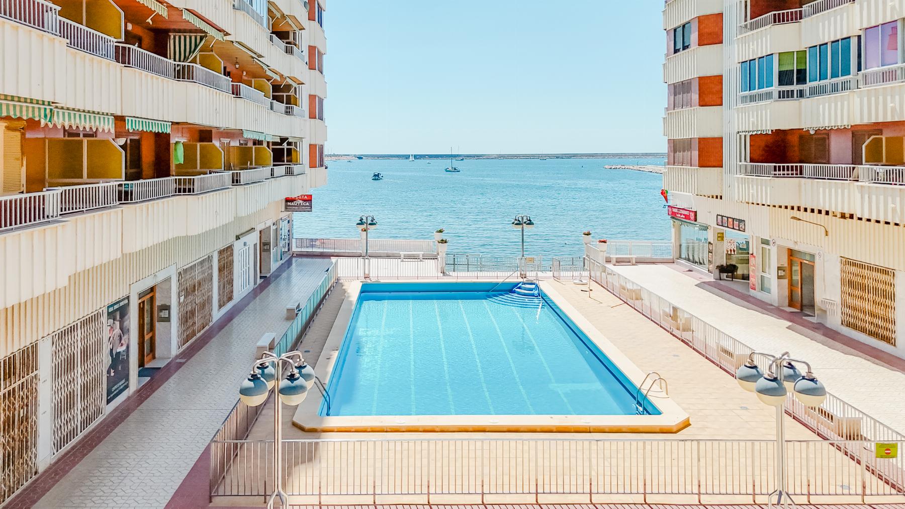 Appartamento a Torrevieja, Alicante, Spagna 3 camere da letto, 100 mq. N° 163133