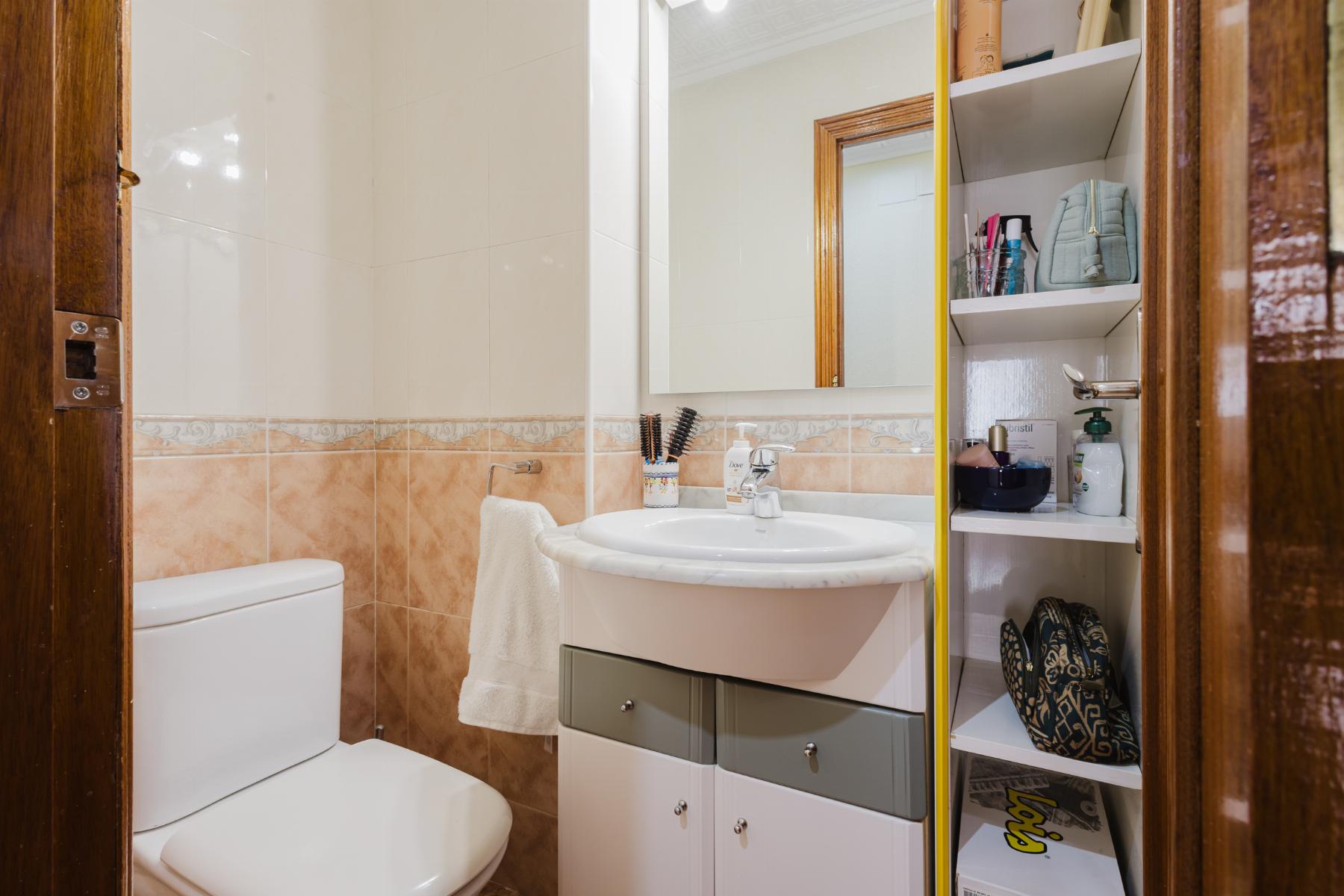 Appartamento a Torrevieja, Alicante, Spagna 3 camere da letto, 100 mq. N° 163133