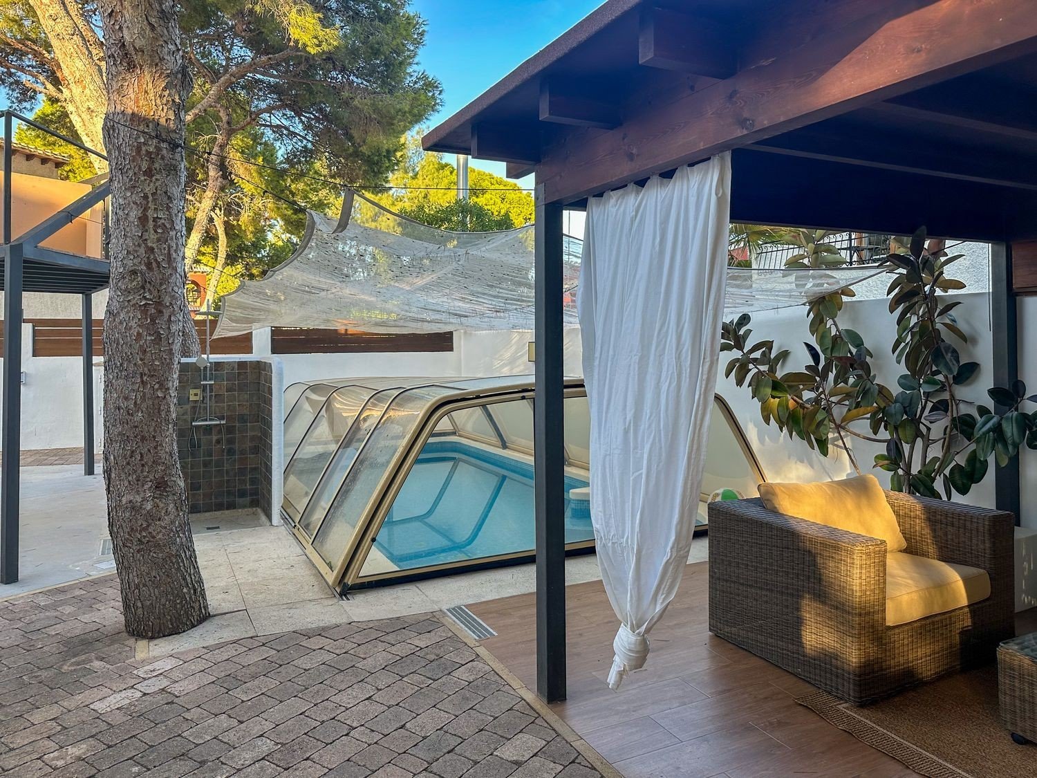 Villa in Punta Prima, Alicante, Spain 4 bedrooms, 144 sq.m. No. 180593