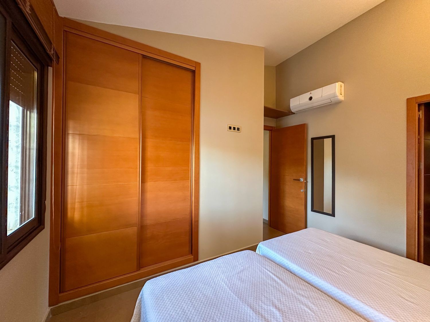 Villa in Punta Prima, Alicante, Spain 4 bedrooms, 144 sq.m. No. 180593