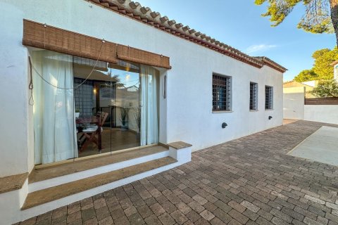 Villa en Punta Prima, Alicante, España 4 dormitorios, 144 m2 No. 180593