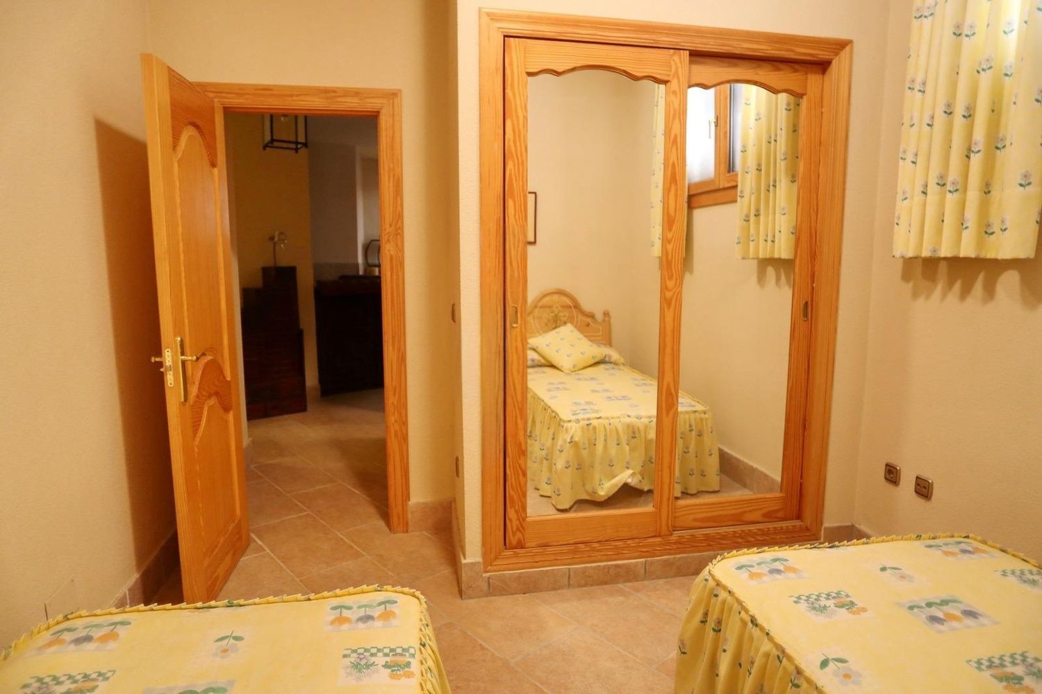 Villa in Guardamar del Segura, Alicante, Spain 5 bedrooms, 261 sq.m. No. 180595