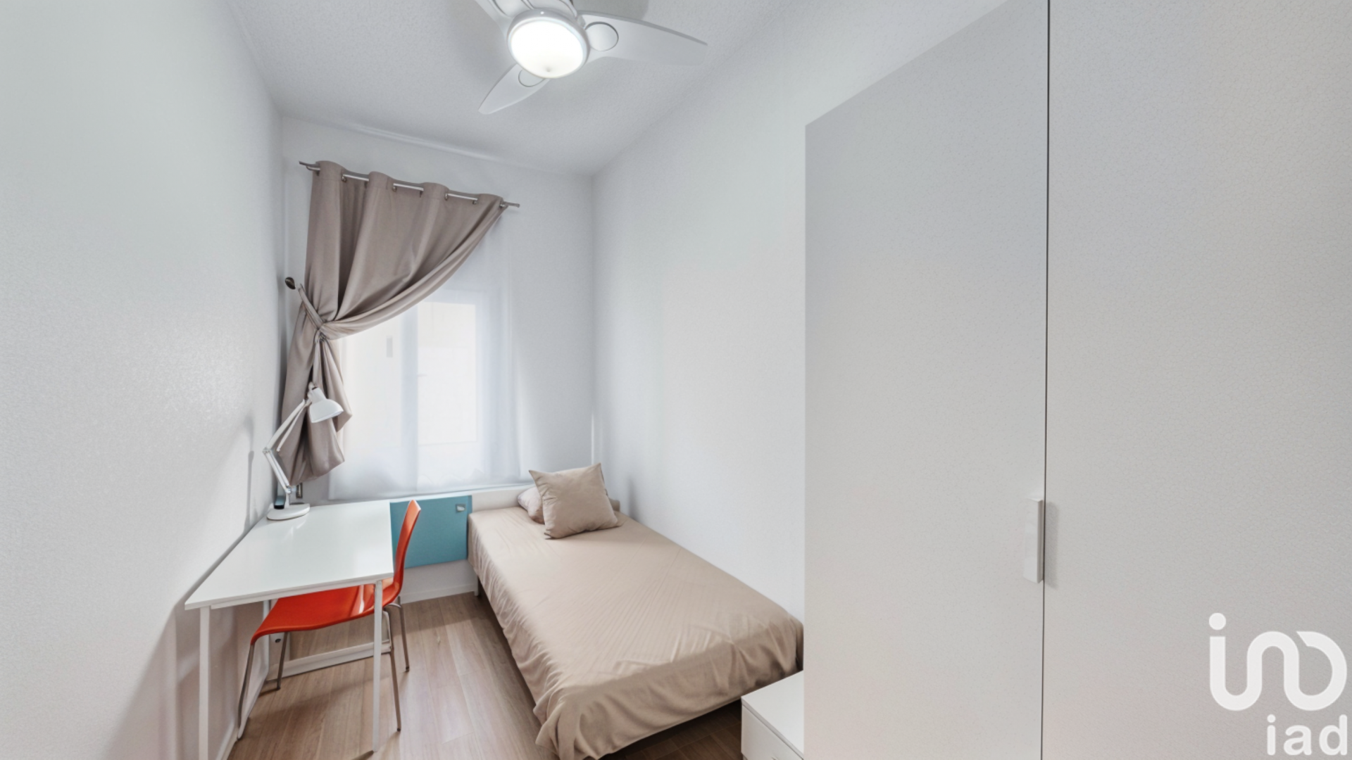 Apartamento en Barcelona, España 4 dormitorios, 89 m2 No. 153936
