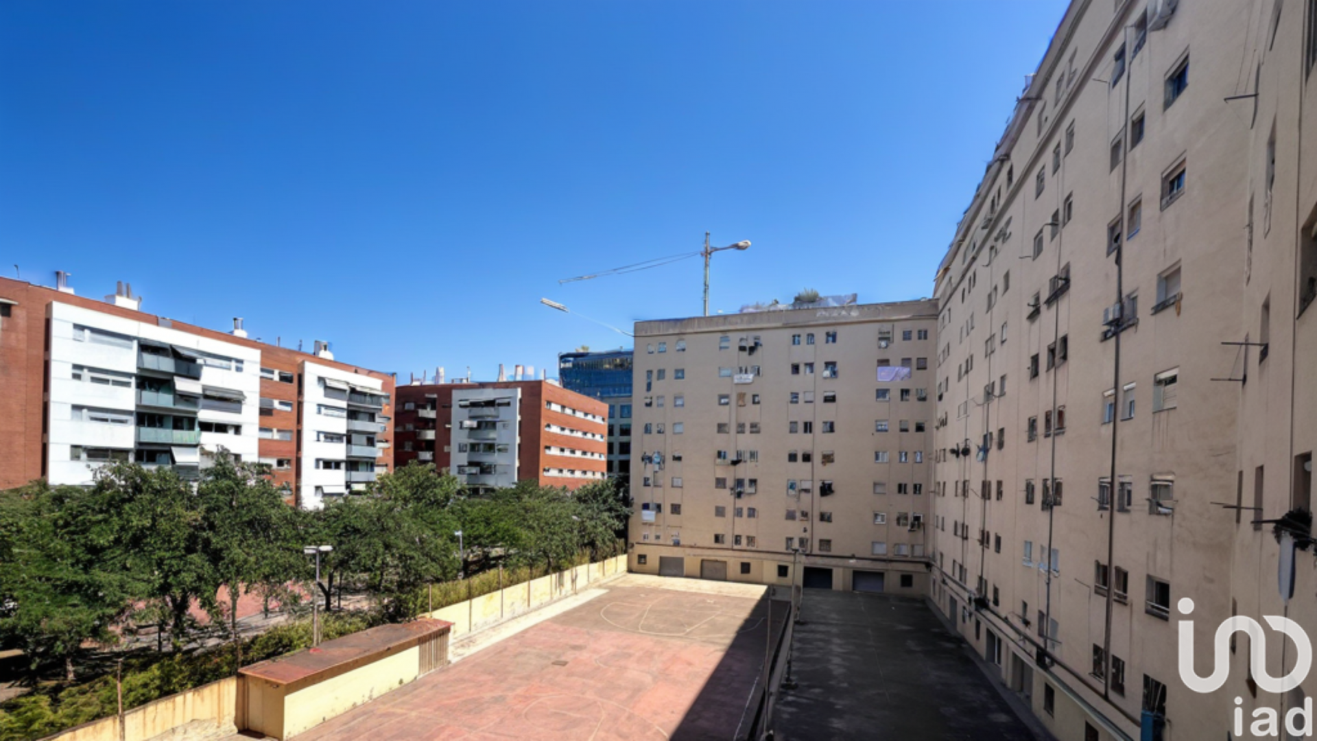 Apartamento en Barcelona, España 4 dormitorios, 89 m2 No. 153936