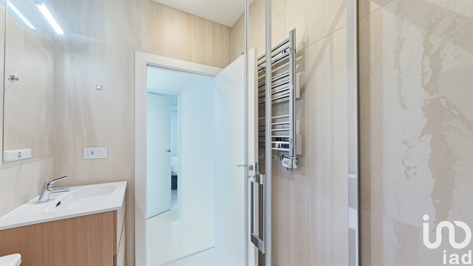 Apartamento en Barcelona, España 4 dormitorios, 89 m2 No. 153936