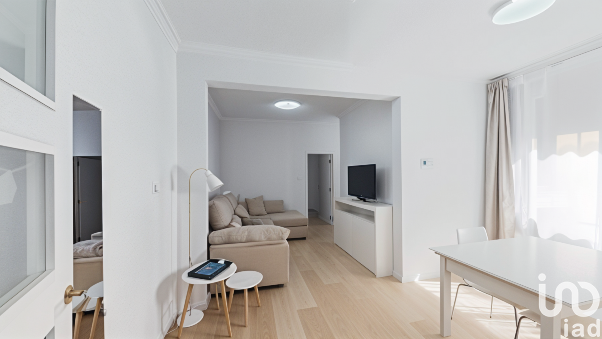 Apartamento en Barcelona, España 4 dormitorios, 89 m2 No. 153936