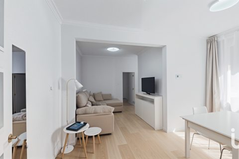 Apartament w Barcelona, Hiszpania 4 sypialnie, 89 mkw. nr 153936