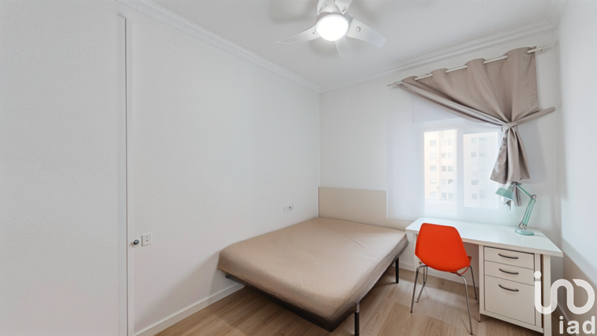 Apartamento en Barcelona, España 4 dormitorios, 89 m2 No. 153936