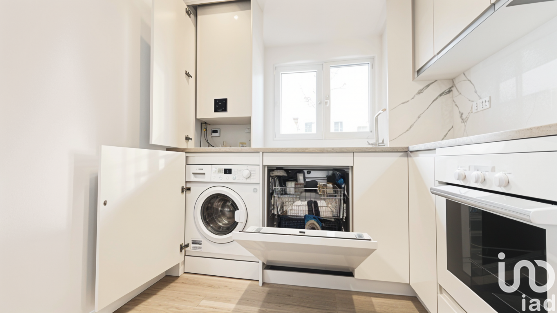 Apartamento en Barcelona, España 4 dormitorios, 89 m2 No. 153936