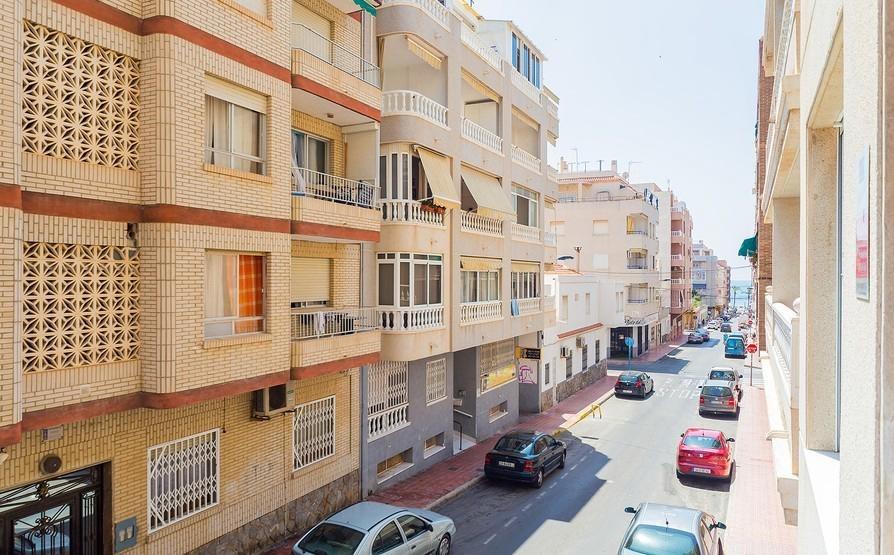 Apartment à Torrevieja, Alicante, Espagne 2 chambres, 74 m2 No. 183074