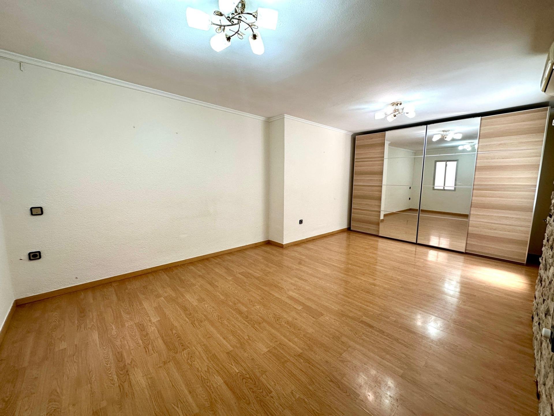 Huoneisto Alicante, Espanja 99 m2 No. 183068