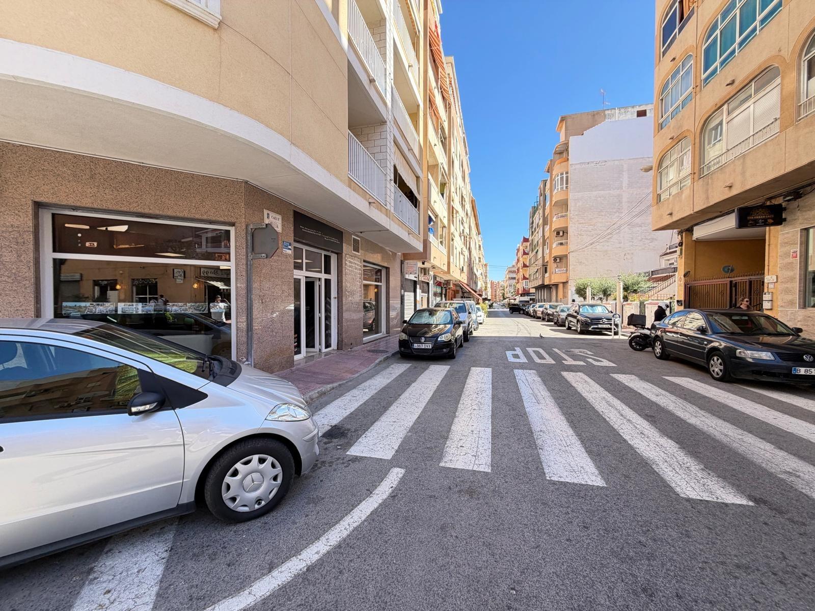 Propiedad comercial en Torrevieja, Alicante, España 121 m2 No. 183072