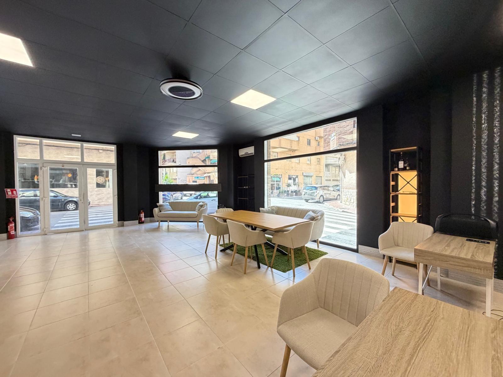 Propiedad comercial en Torrevieja, Alicante, España 121 m2 No. 183072