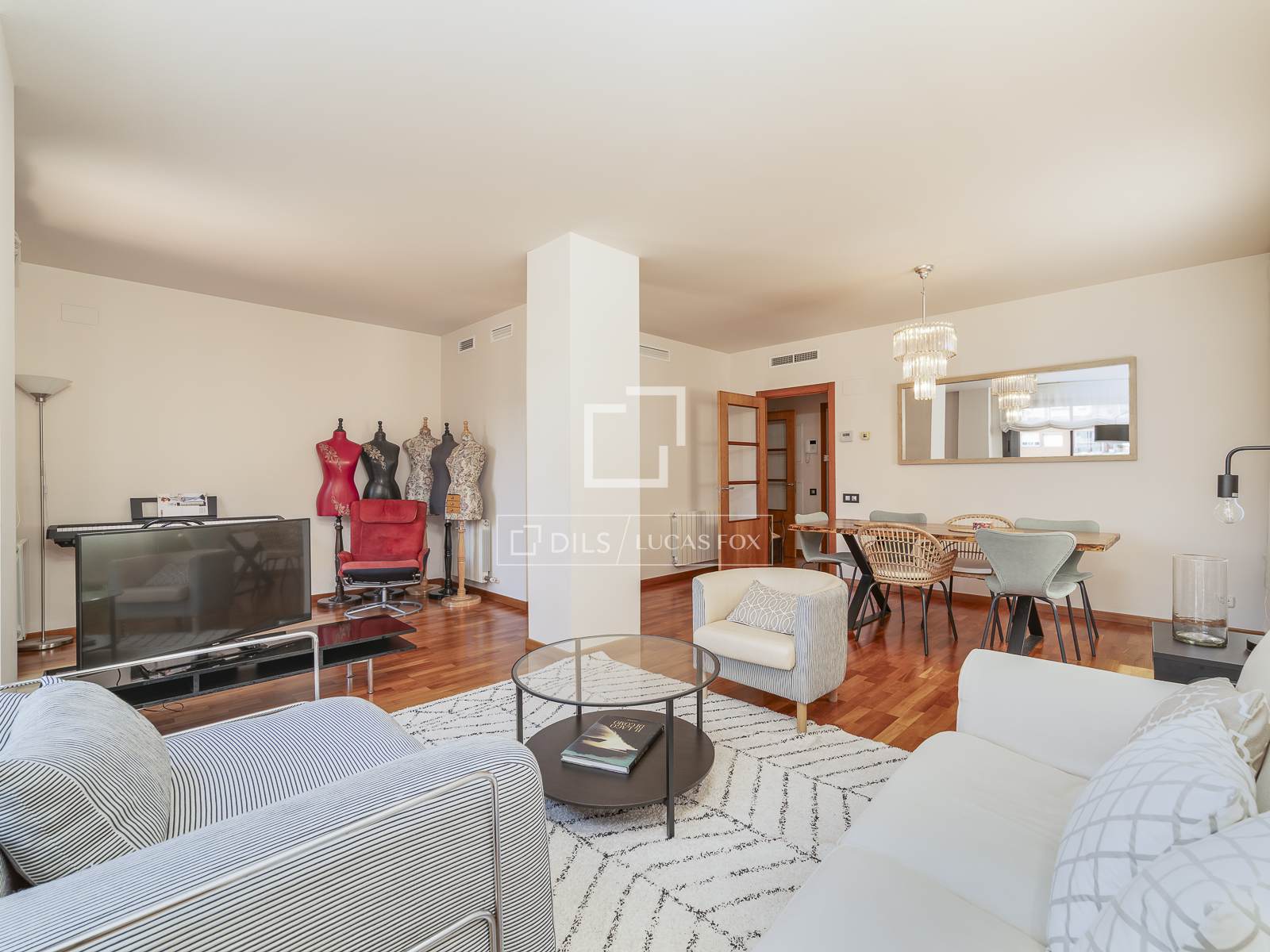 Dzīvoklis Barcelona, Spānijā 2 istabas, 105 m2 Nr. 192653