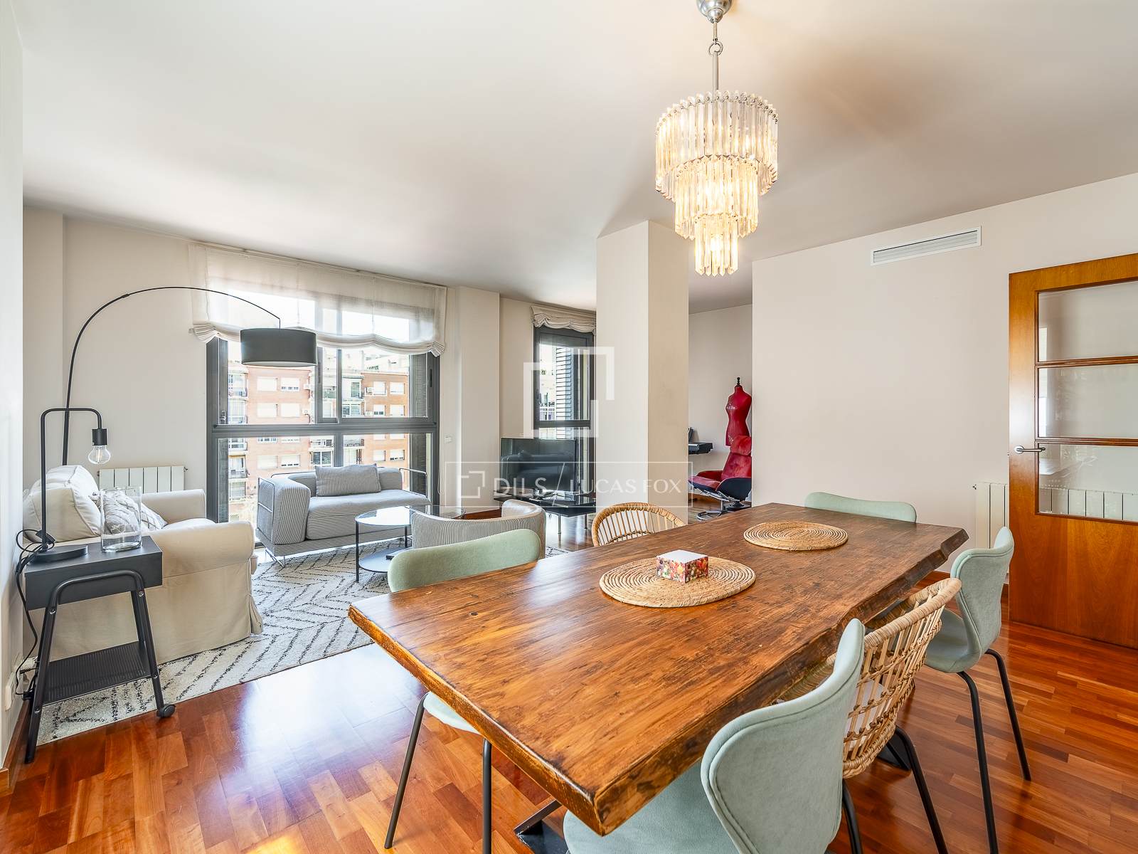Dzīvoklis Barcelona, Spānijā 2 istabas, 105 m2 Nr. 192653