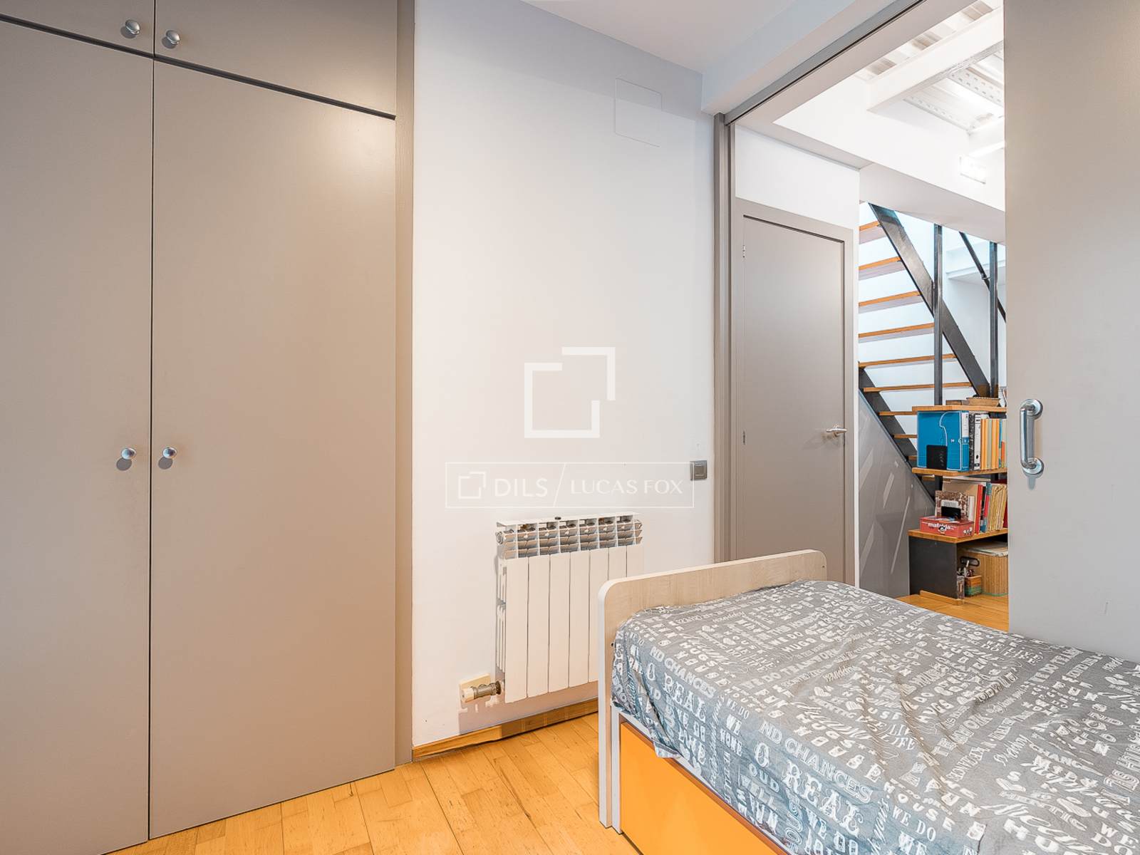 Villa in Barcelona, Spanien 3 Schlafzimmer, 136 m2 Nr. 192654