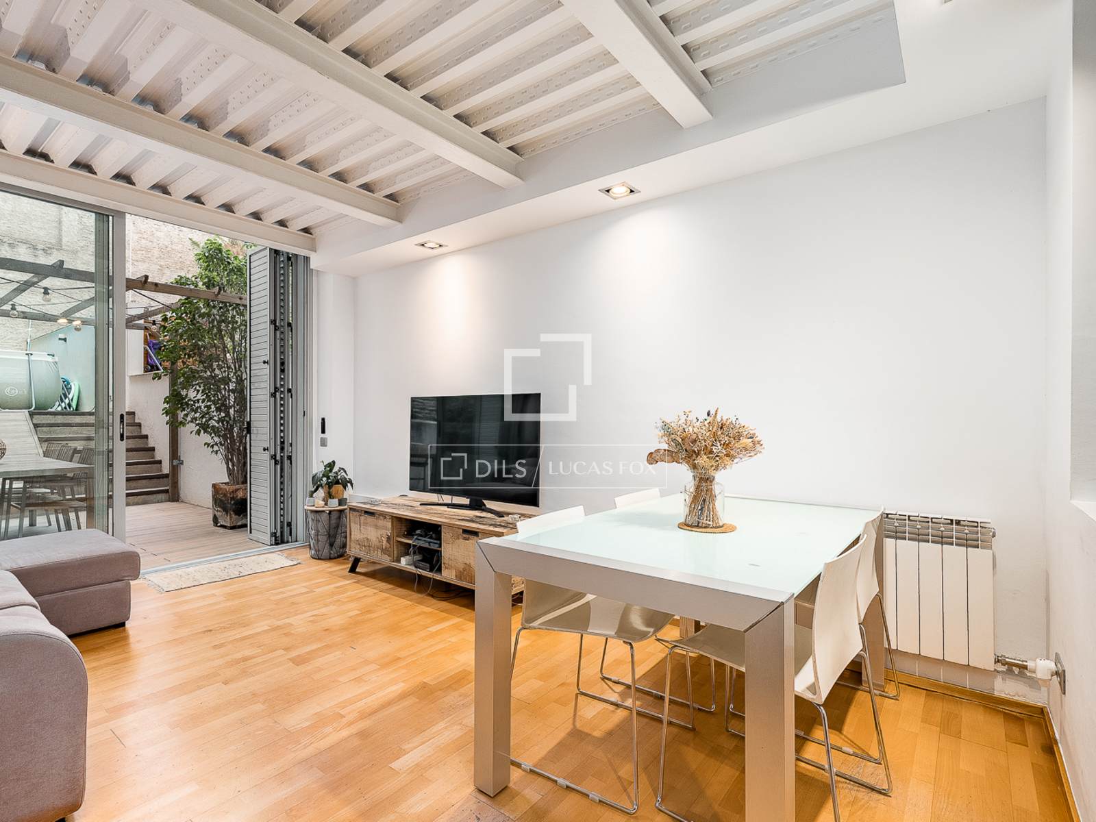 Villa in Barcelona, Spanien 3 Schlafzimmer, 136 m2 Nr. 192654