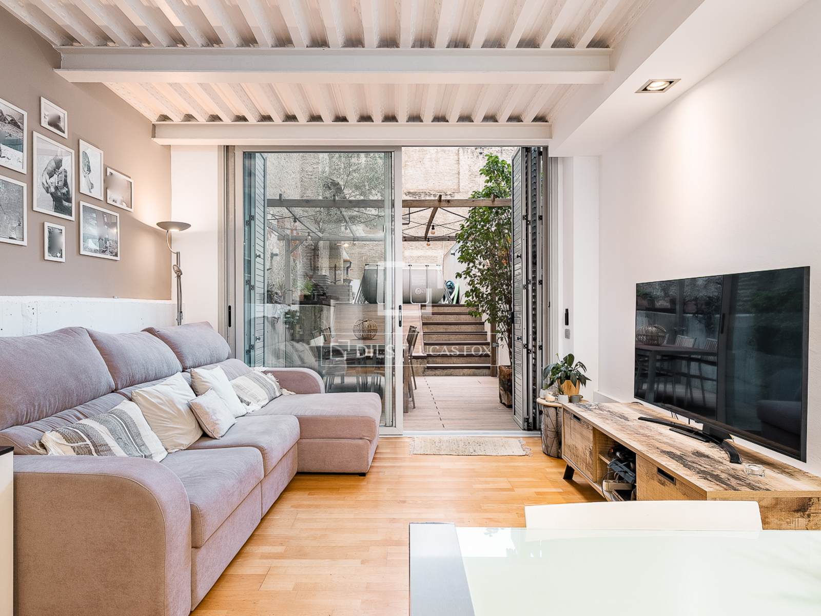 Villa in Barcelona, Spanien 3 Schlafzimmer, 136 m2 Nr. 192654