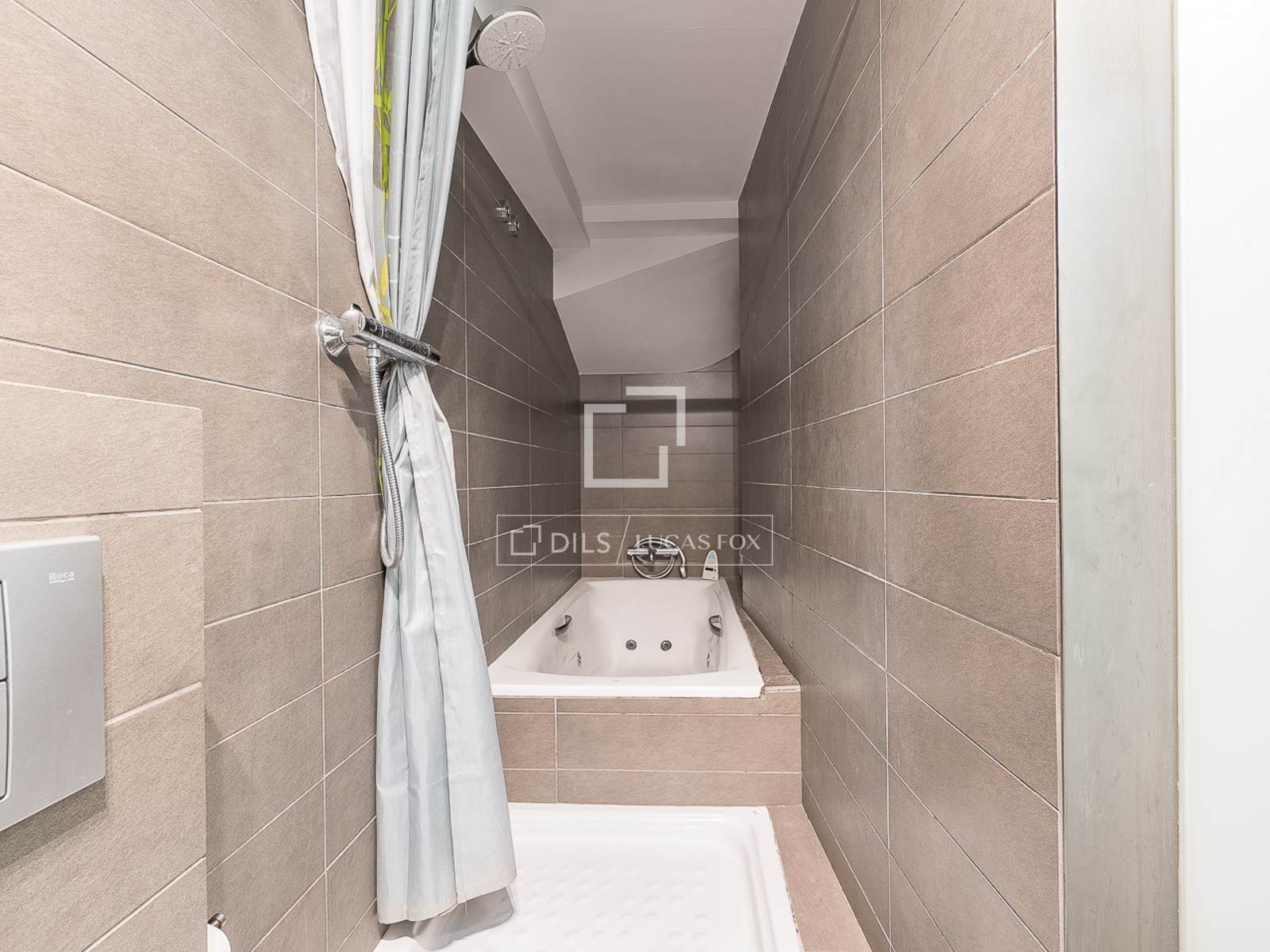 Villa in Barcelona, Spanien 3 Schlafzimmer, 136 m2 Nr. 192654