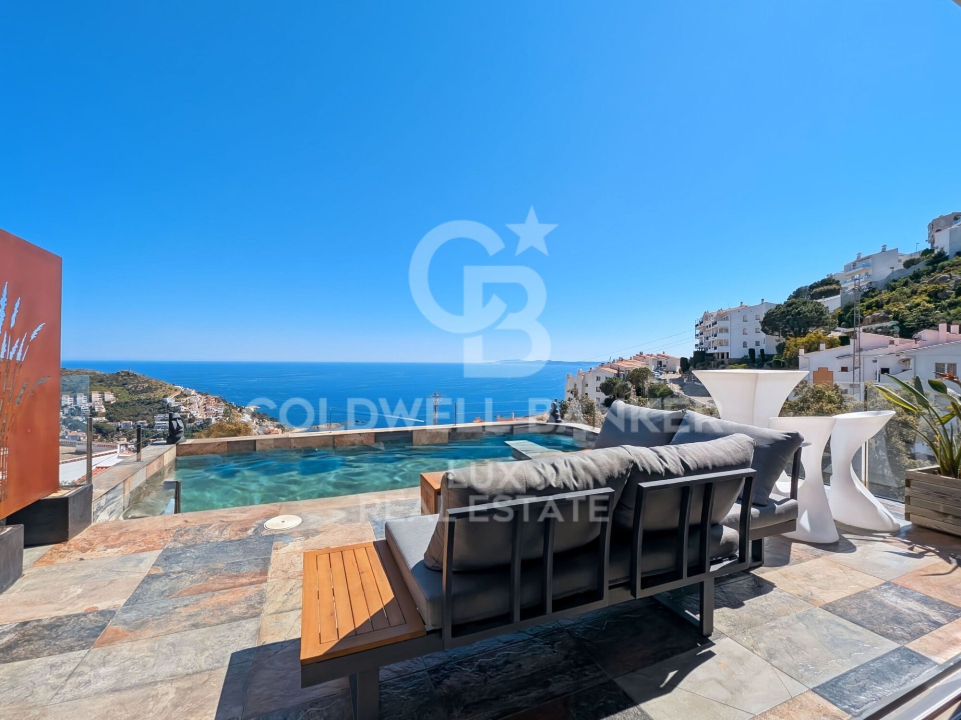 Villa Roses, Girona, Spānijā 3 istabas, 256 m2 Nr. 158869