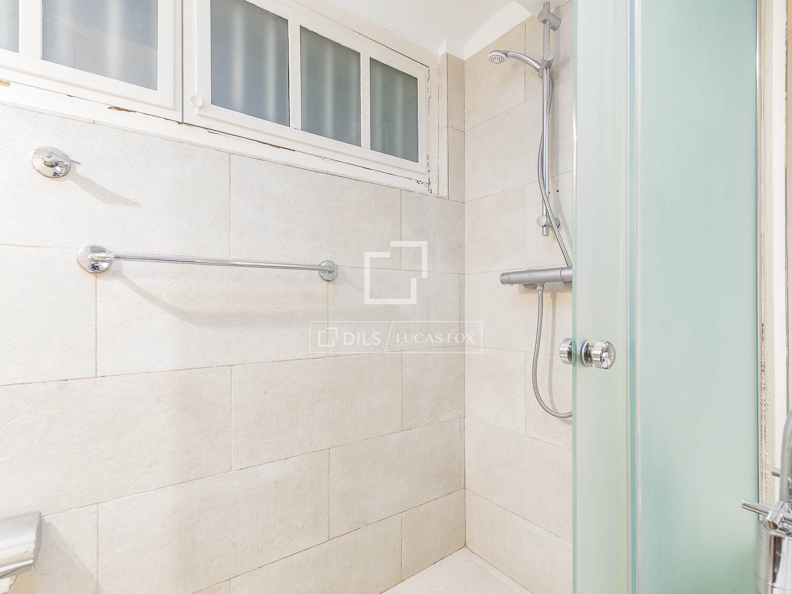 Apartment in Barcelona, Spain 2 bedrooms, 73 sq.m. No. 164339
