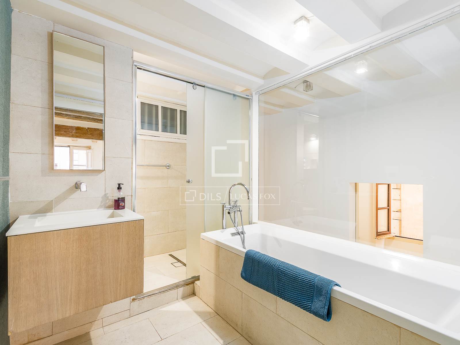 Apartment in Barcelona, Spain 2 bedrooms, 73 sq.m. No. 164339