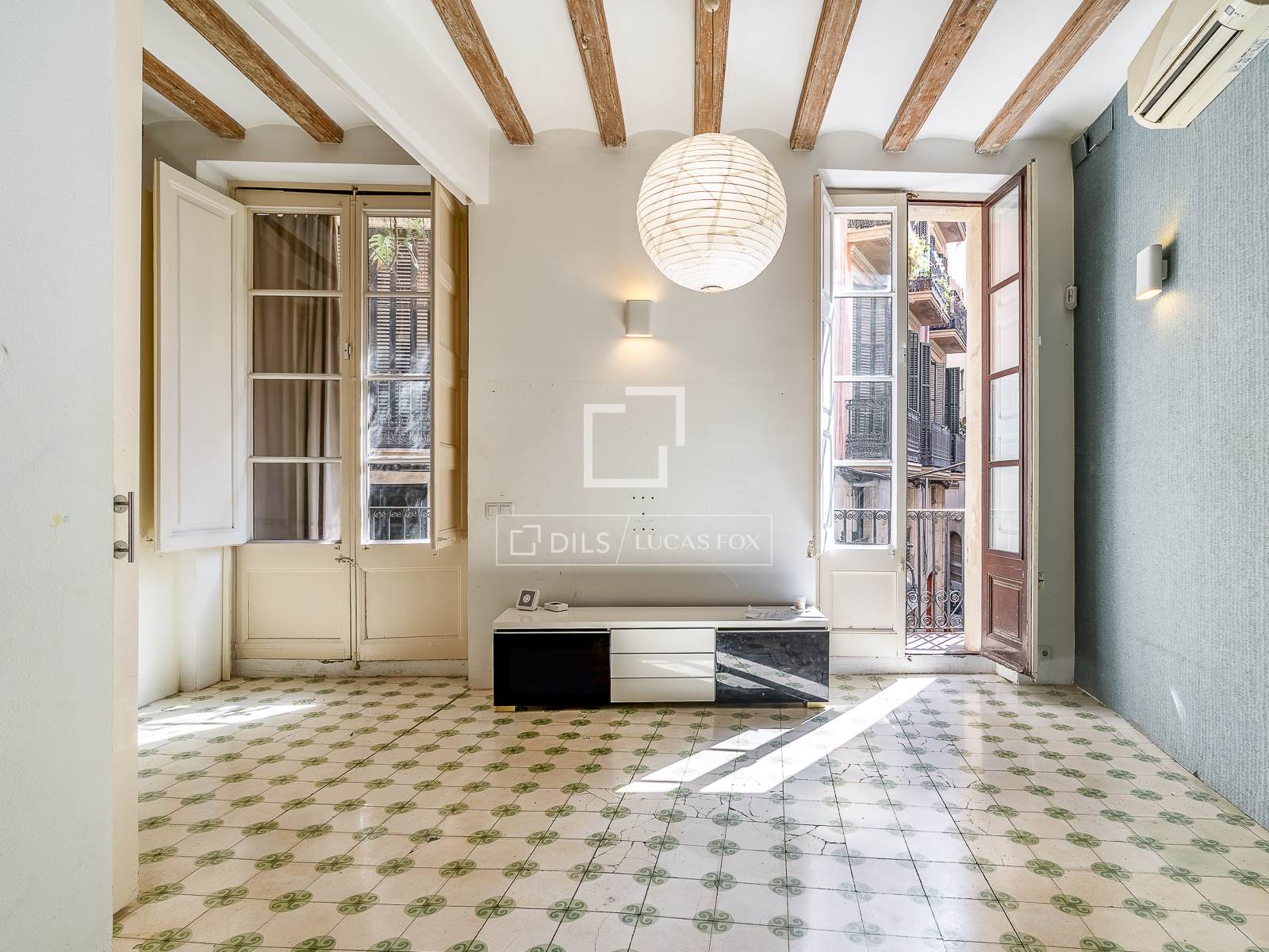 Apartment in Barcelona, Spain 2 bedrooms, 73 sq.m. No. 164339